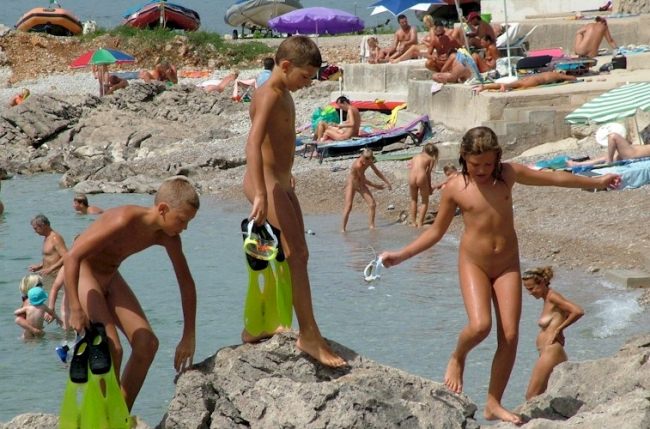 Purenudism video - nudisten Niederlande [Archives Naturisme]
