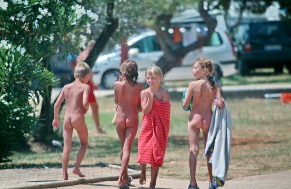 Purenudism photos de camp de nudistes (set 8) [Archives Naturisme]